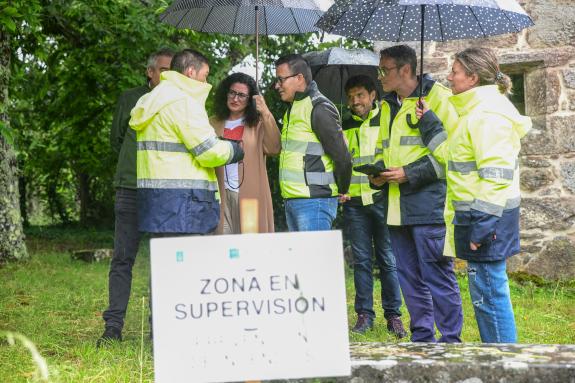 Imaxe da nova:La Xunta comienza con la inspección del estado de la gestión de biomasa en las fajas secundarias cerca de las casas, que se verá co...