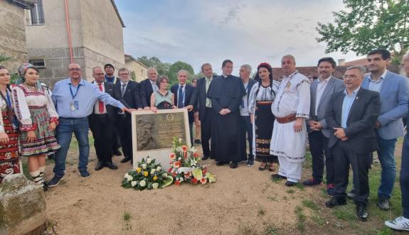 Imaxe da nova:Miranda e Alén asisten á homenaxe a José Antonio Viñas no Festival Internacional Caravan, destacando a súa figura como colaborador ...