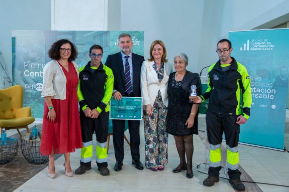 Imagen de la noticia:La conselleira de Promoción do Emprego resalta la contribución de Jesús Alonso al frente de Jealsa por 