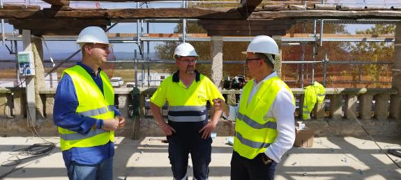 Imagen de la noticia:La Xunta constata los avances en las obras del Centro Integral de lucha contra el fuego de Toén y resalta la funcionalidad d...