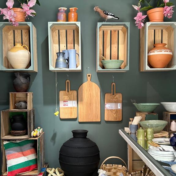 Imagen de la noticia:La Xunta promueve la comercialización de Artesanía de Galicia en una tienda efímera en Sanxenxo en colaboración con la firma...