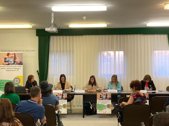 Imagen de la noticia:La nueva Ley autonómica de igualdad reforzará la protección de la mujer contra los ataques sexistas que se difundan en las t...