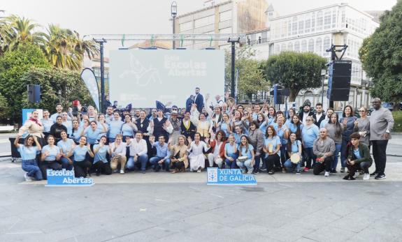 Imaxe da nova:Unha gala de exhibición mostra a formación dos participantes no programa Escolas Abertas da Secretaría Xeral da Emigración en Ferro...