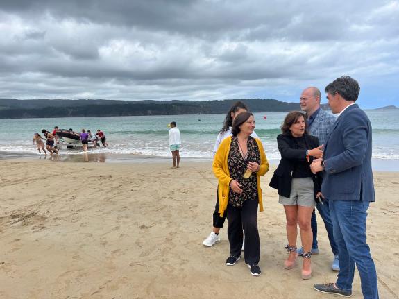 Imaxe da nova:A Xunta desenvolve actividades náuticas e deportivas e unha aula de natureza mariña no campamento de Area, en Viveiro