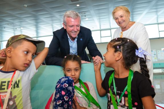 Imagen de la noticia:Rueda da la bienvenida a los niños saharauis que pasarán este verano en Galicia con familias de acogida en el marco del prog...