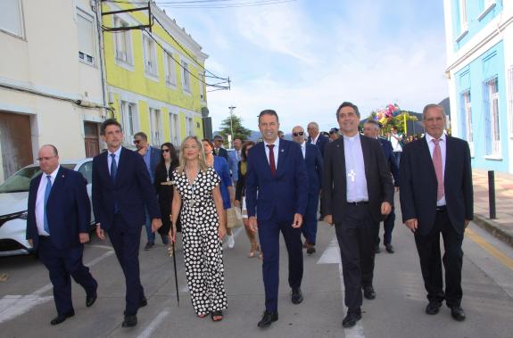 Imagen de la noticia:El conselleiro do Mar asiste a los actos de celebración en la honra de la Virgen del Carmen de Celeiro