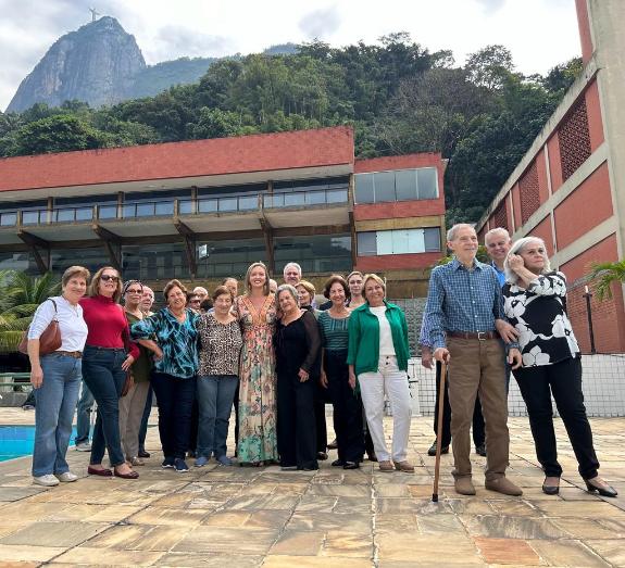 Imagen de la noticia:La Xunta destinará 10.000 euros a mejorar la calidad asistencial de la Peña da Casa de España