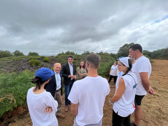 Imaxe da nova:A Xunta axuda na recuperación do Castro da Guítara de Pantón a través dun campo de voluntariado