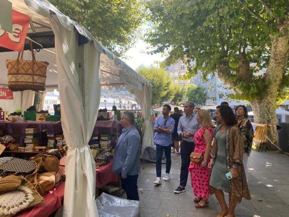 Imagen de la noticia:La Xunta destaca en Marín el impulso de las asociaciones de comerciantes a la dinamización del sector