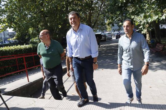 Imagen de la noticia:La Xunta instalará placas fotovoltaicas en 61 centros educativos que permitirán ahorrar un 30% en el consumo