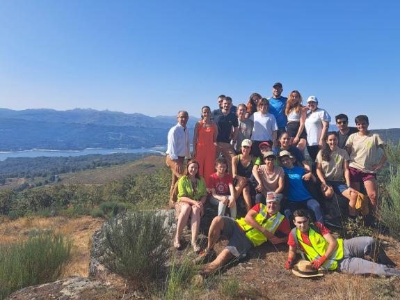 Imaxe da nova:A Xunta impulsa o coidado do parque natural do Xurés e fomenta a cultura na Baixa Limia con senllos campos de voluntariado en Muíño...