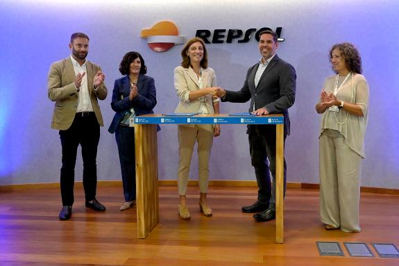 Imaxe da nova:A Xunta colaborará con Repsol nun proxecto pioneiro en Galicia para recuperar aceite de cociña usado e transformalo en biocombustib...