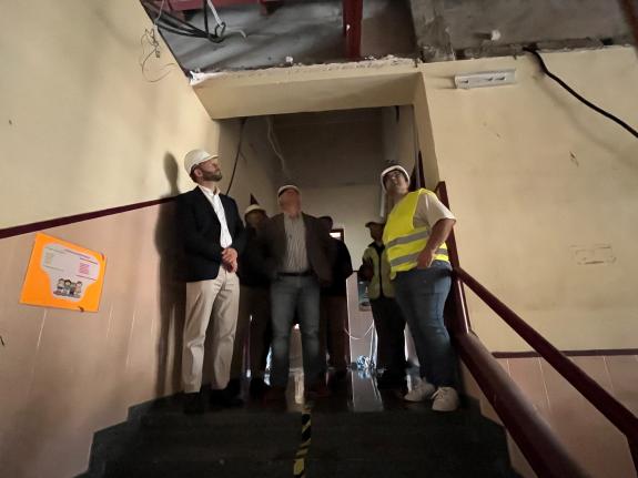 Imagen de la noticia:La Xunta impulsa este verano 24 actuaciones en centros educativos de la ciudad con una inversión de casi 5 millones de euros