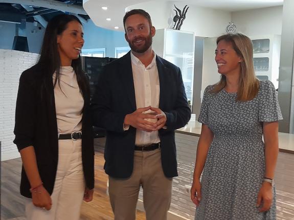 Imaxe da nova:A Xunta achega case 300.000 euros a 17 restaurantes  e aloxamentos da cidade e comarca de Santiago para mellorar as súas instalació...