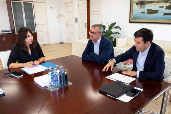 Imaxe da nova:A Xunta destaca a aposta de CLUN por investir en I+D+i e por modernizar as súas plantas