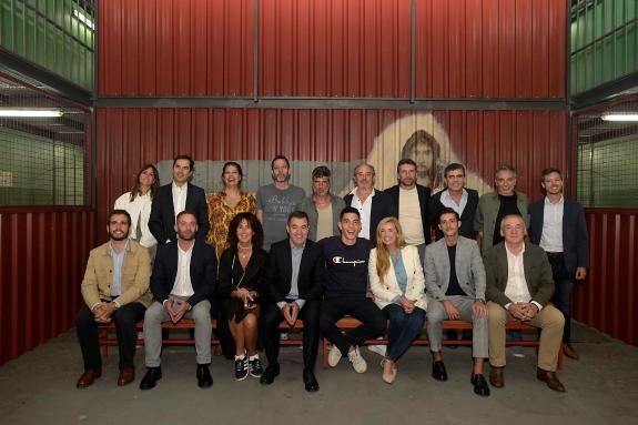 Imaxe da nova:Román Rodríguez visita o equipo de 