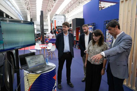 Imagen de la noticia:Lorenzana subraya que la formación es clave ante los avances tecnológicos que se están produciendo en el sector de la automo...