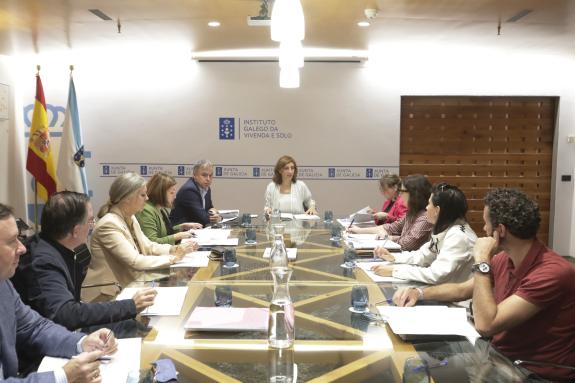 Imagen de la noticia:La Xunta ejecutó en 2 años cerca del 90% de las medidas acordadas en el marco del Pacto social por la vivienda y ayudó a acc...