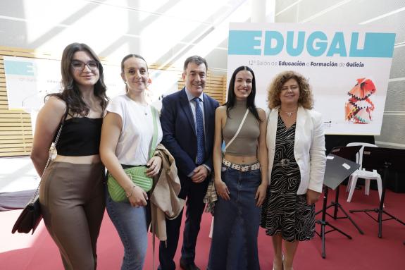 Imagen de la noticia:Román Rodríguez destaca el potencial de la FP gallega como garantía de cualificación profesional y valor añadido para las em...