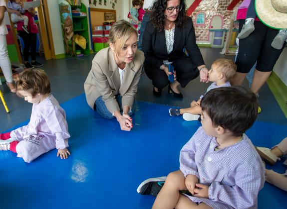 Imagen de la noticia:La Xunta concede a Aspamite un vehículo adaptado para ampliar las actividades de sus centros de día y ocupacional