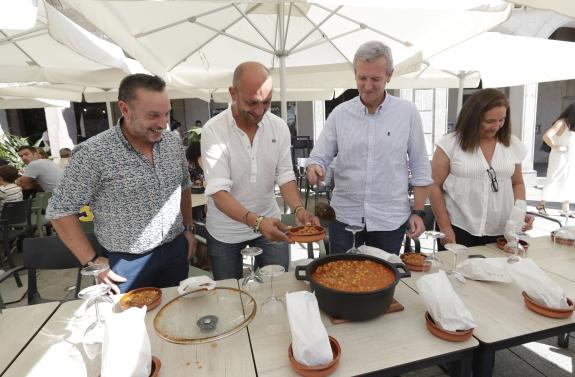 Imagen de la noticia:Rueda recorre varios locales que celebran la XXX Festa dos Callos de O Porriño