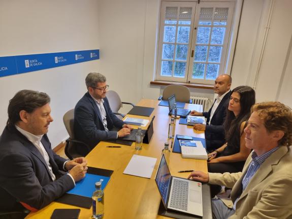 Imagen de la noticia:Emigración y Fundación Ronsel analizan nuevas acciones para implementar a labor de orientación laboral de los gallegos retor...