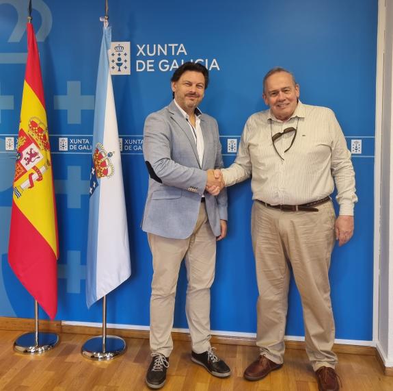 Imaxe da nova:Miranda anima ao ABC partido de Corcubión, como novo membro da comisión delegada do consello de comunidades galegas, a seguir avanz...