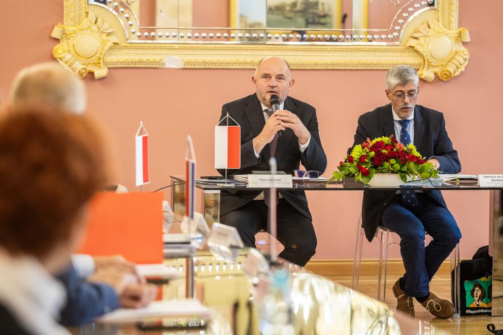 Imaxe 1 de 2 asociada á nova