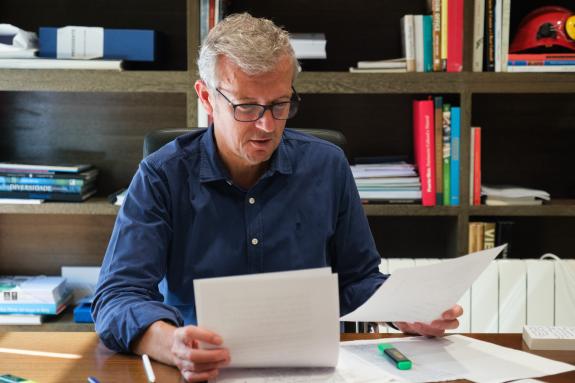 Imaxe da nova:O presidente da Xunta prepara en Monte Pío o Debate sobre política xeral que se celebrará mañá no Parlamento