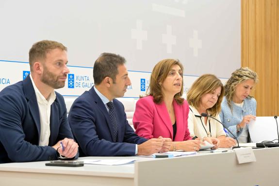 Imagen de la noticia:La Xunta advierte de que la decisión del Estado de recurrir la Lei do litoral paraliza proyectos y servicios municipales