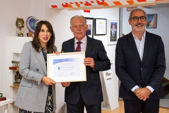 Imaxe da nova:Lorenzana destaca o papel do asociacionismo no impulso ao comercio compostelán