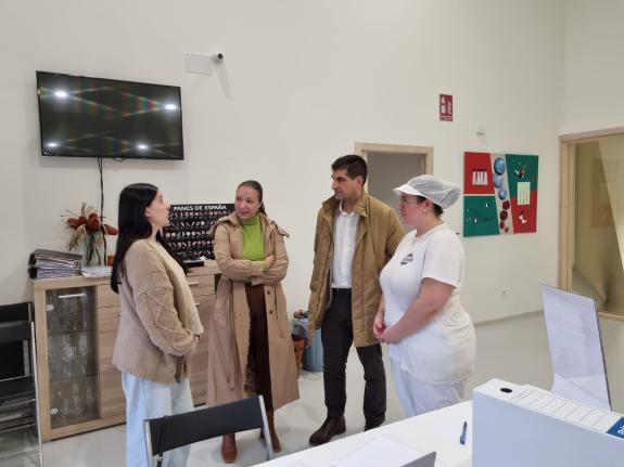 Imaxe da nova:A Xunta facilita estadías de formación a xente moza na panadería Aboamigalla de San Cristovo de Cea