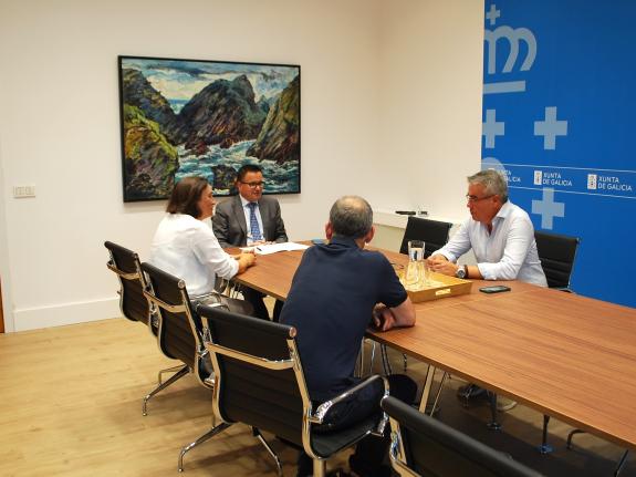 Imagen de la noticia:La Xunta y la Cruz Vermella estudian posibles vías de colaboración