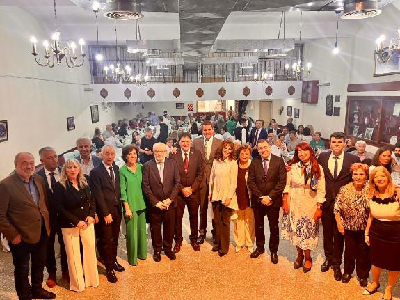 Imagen de la noticia:Román Rodríguez ensalza el trabajo del Centro Cultural Partido A Estrada a favor del fomento de la cultura desde Argentina