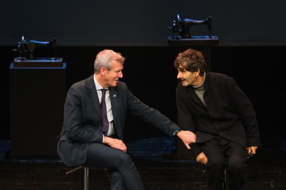 Imagen de la noticia:Rueda destaca el talento y la visión empresarial de Adolfo Domínguez para llevar el nombre de Galicia a todo el mundo a trav...