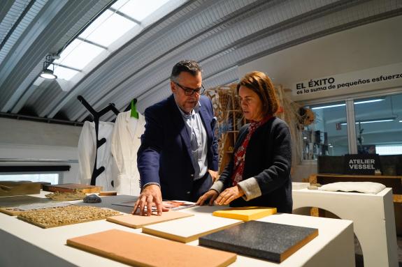 Imagen de la noticia:La Xunta destaca la apuesta de la empresa coruñesa Tattoo Contract por desarrollar materiales innovadores a partir de subpro...