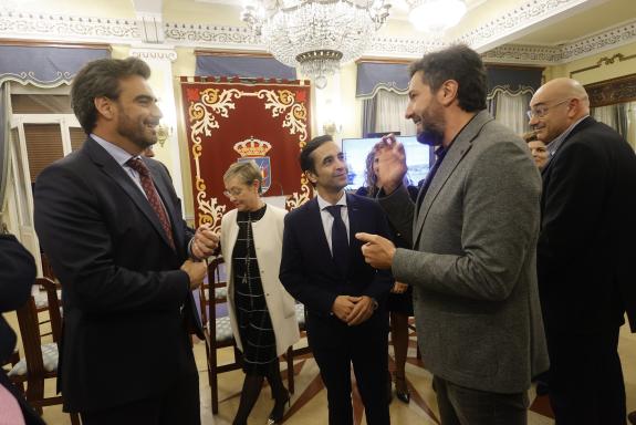 Imaxe da nova:A Xunta súmase á homenaxe ao equipo da serie Rapa con motivo do fin da rodaxe da terceira tempada