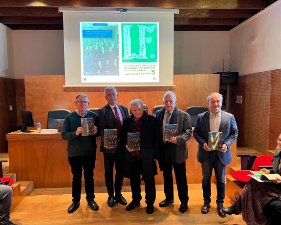 Imaxe da nova:A Xunta recupera unha publicación de 1978 dedicada ao Seminario de Estudos Galegos no marco das accións para celebrar o seu centena...