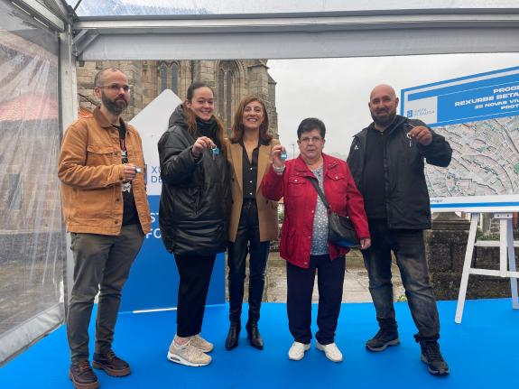 Imagen de la noticia:La Xunta entrega en Betanzos cuatro viviendas protegidas, rehabilitadas a través del programa Rexurbe, que dispondrá en 2024...