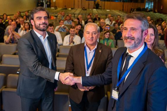 Imagen de la noticia:La Xunta apuesta por la cooperación y el diálogo entre administraciones frente a la priorización de unos territorios sobre o...