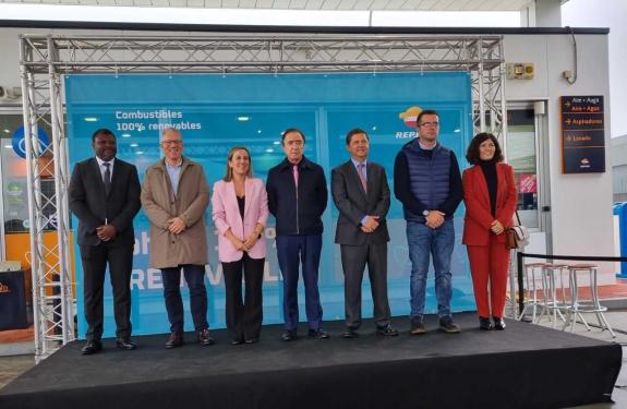 Imaxe da nova:Ethel Vázquez subliña que máis do 70 % dos autobuses da frota do transporte público autonómico conta coa etiqueta verde da categorí...