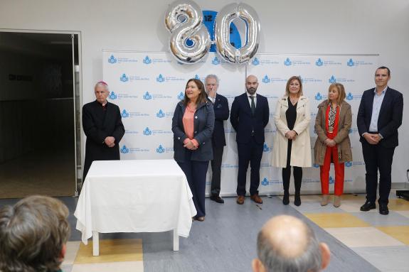 Imagen de la noticia:La delegada de la Xunta asiste a los actos del 80 aniversario del Hogar San Rafael