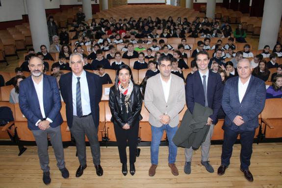 Imagen de la noticia:Gabriel Alén señala al trabajo en la prevención como una de las soluciones para poner fin a la violencia contra las mujeres