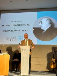 A Xunta destaca a traxectoria do académico Darío Villanueva na entrega do Premio Otero Pedrayo 2023
