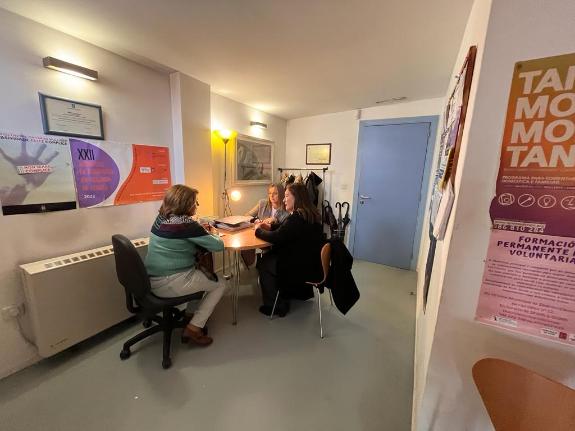 Imagen de la noticia:La Xunta destaca la colaboración con la Rede veciñal contra os maltratos de Vigo para que las víctimas de la violencia de gé...