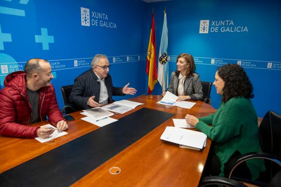 Imagen de la noticia:Ángeles Vázquez y el ayuntamiento de Muíños avanzan en su colaboración para mejorar distintos espacios públicos del municipi...