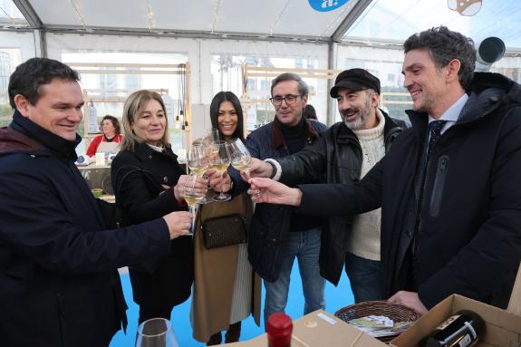Imaxe da nova:A Xunta inaugura o Mercado Artesanía Alimentaria do Nadal en Lugo