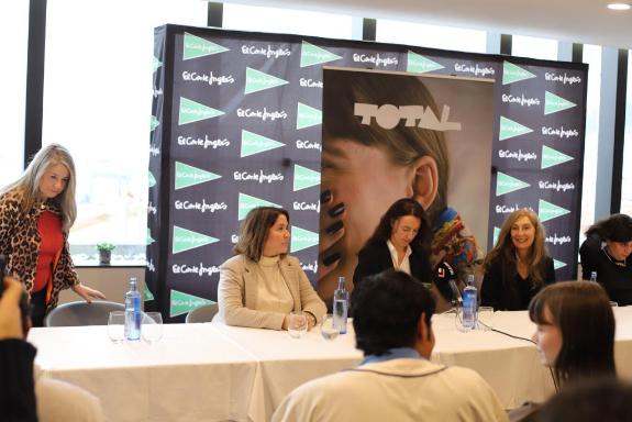 Imagen de la noticia:La Xunta agradece a la fundación Igual Arte de Vigo por poner la creatividad artística a la disposición de las personas con ...