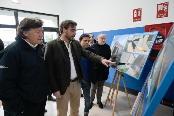 Imagen de la noticia:La Xunta inaugura las obras de remodelación del pabellón Agra II en el que entrenan clubes, entidades deportivas y centros e...