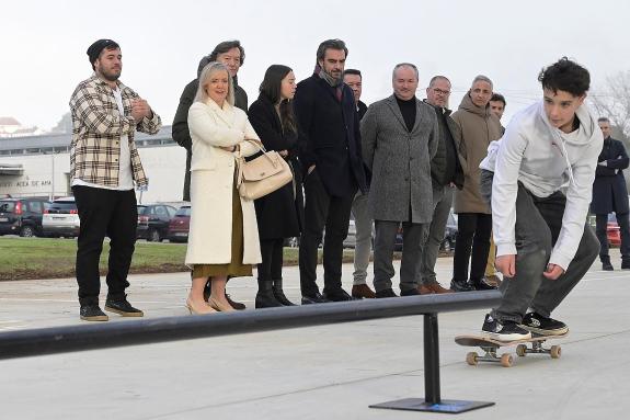 Imagen de la noticia:La Xunta invierte 2,6 M€ en la construcción de un parque de skate y nuevas pistas de baloncesto en el complejo deportivo aut...